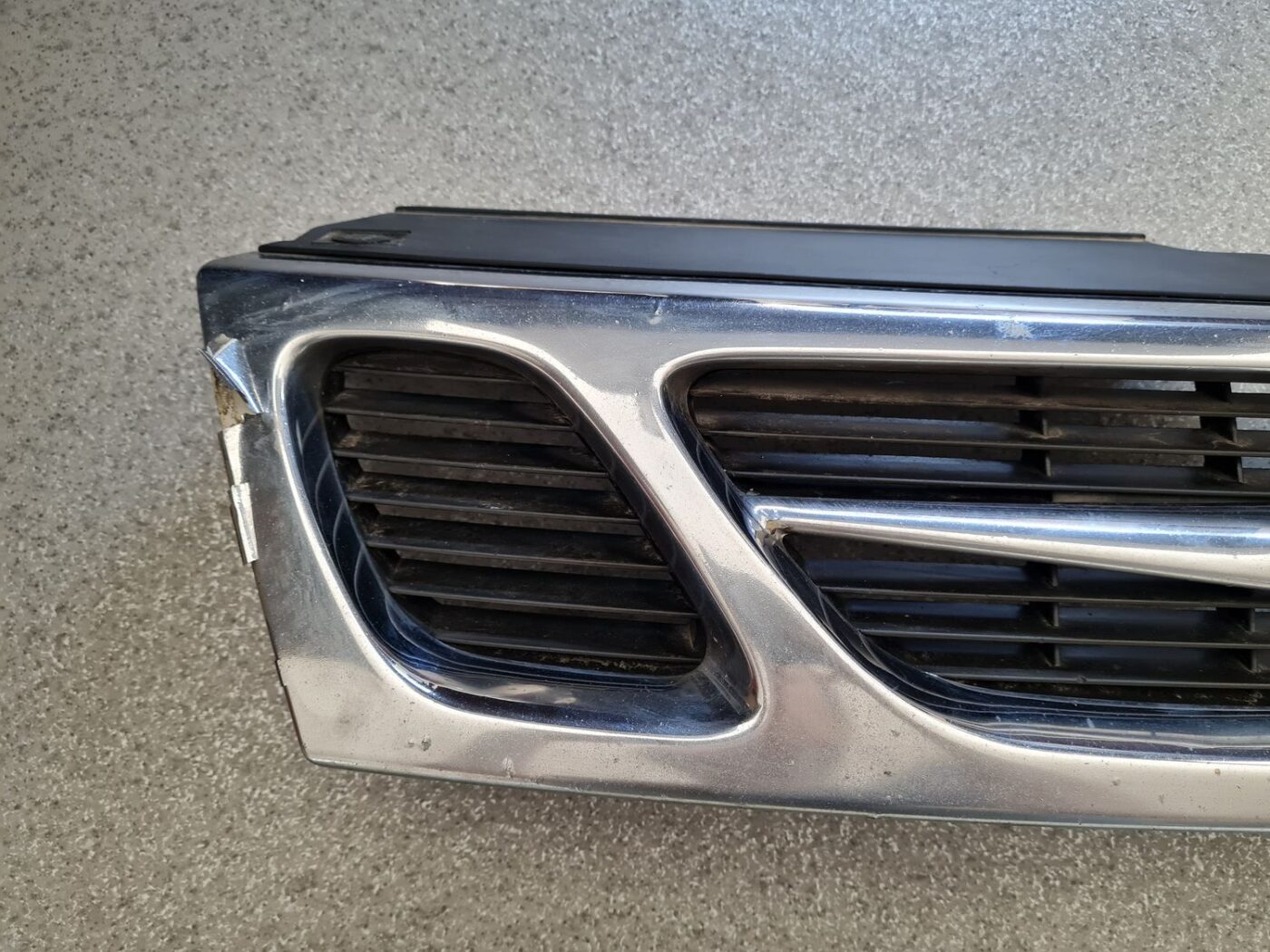 Pārsega reste priekš SAAB 9-5 1999