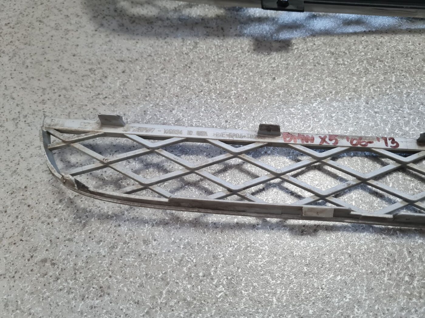 Bufera reste priekš BMW X5 E70 2006-2013 15 Bufera reste priekš BMW X5 E70 2006-2013