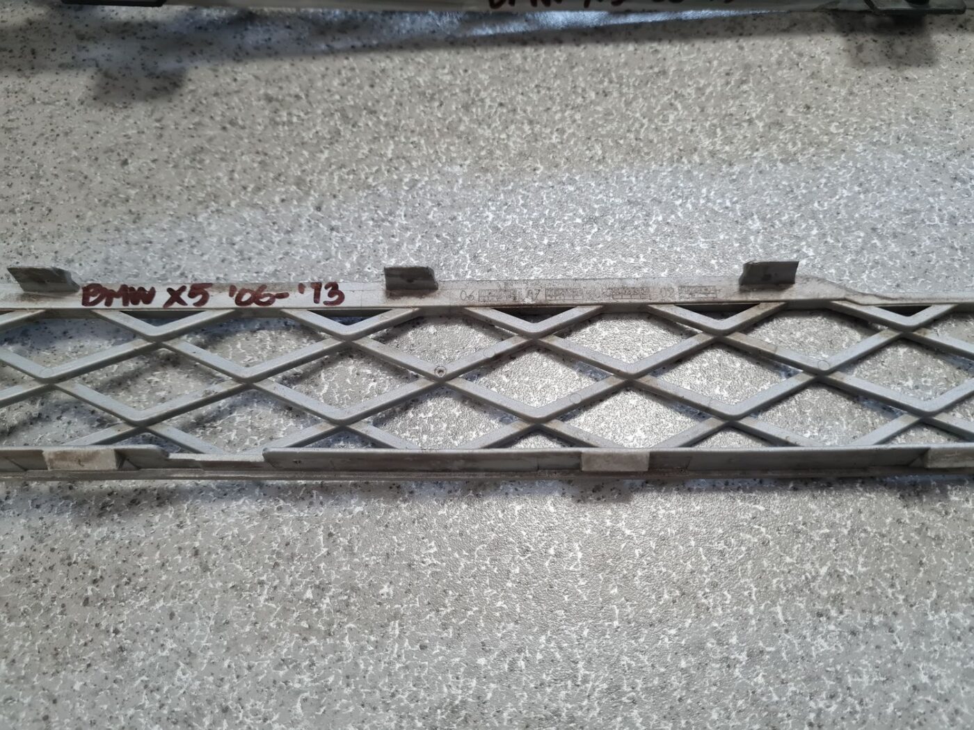 Bufera reste priekš BMW X5 E70 2006-2013 14 Bufera reste priekš BMW X5 E70 2006-2013