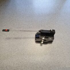 Priekšējo labo durvju slēdzene priekš OPEL MERIVA 2005