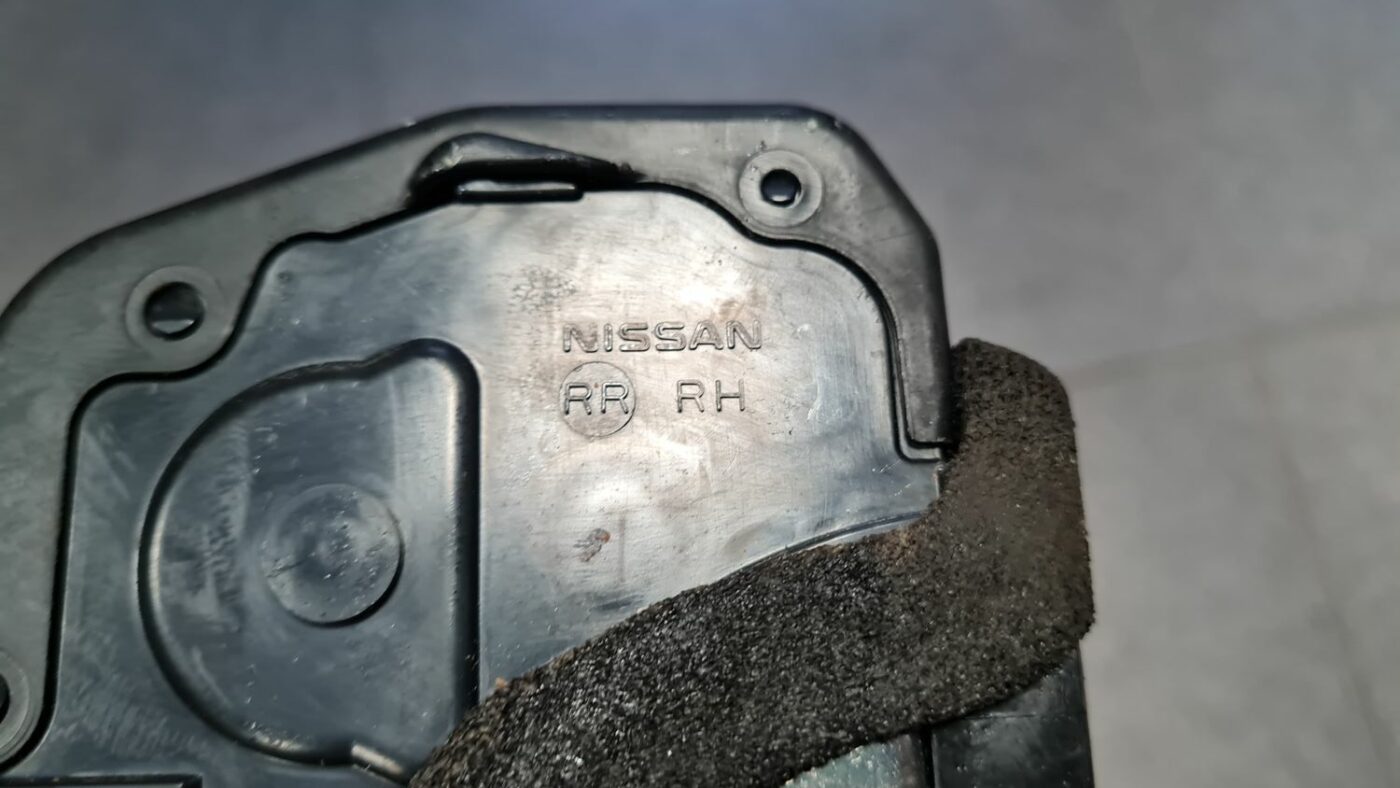 Aizmugurējo labo durvju slēdzene priekš NISSAN X-TRAIL 2007