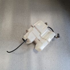 Mazgātāja šķidruma tvertne priekš VOLVO V70 2004