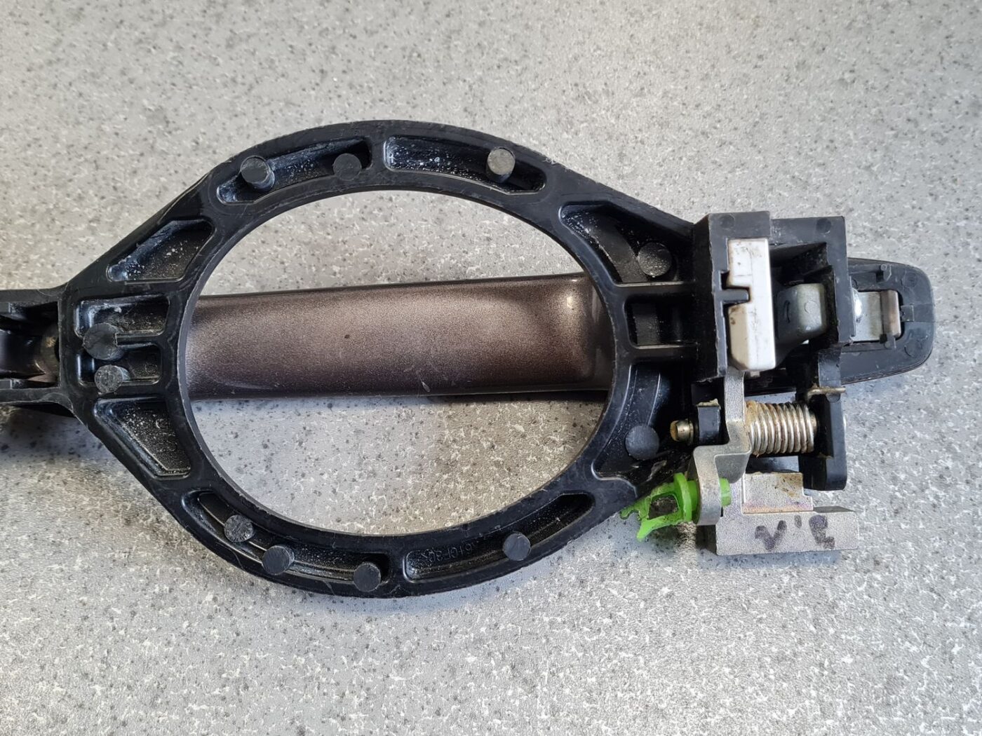 Aizmugurējais kreisais durvju rokturis priekš MITSUBISHI ASX 2011