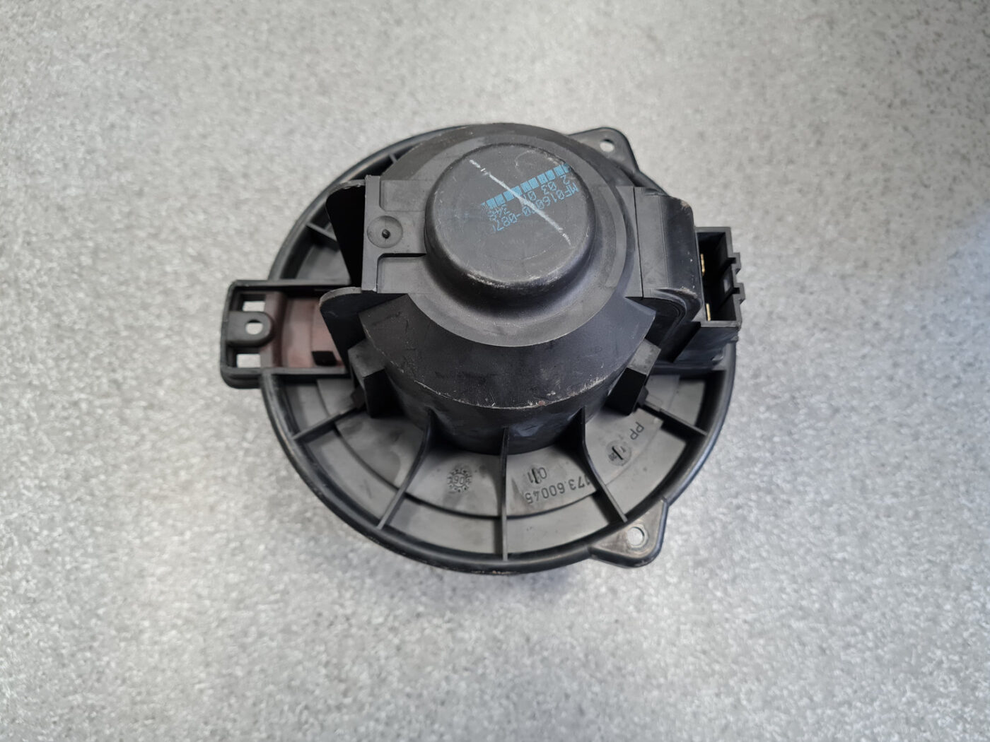 Salona ventilators priekš RANGE ROVER SPORT 2007 8 Salona ventilators priekš RANGE ROVER SPORT 2007