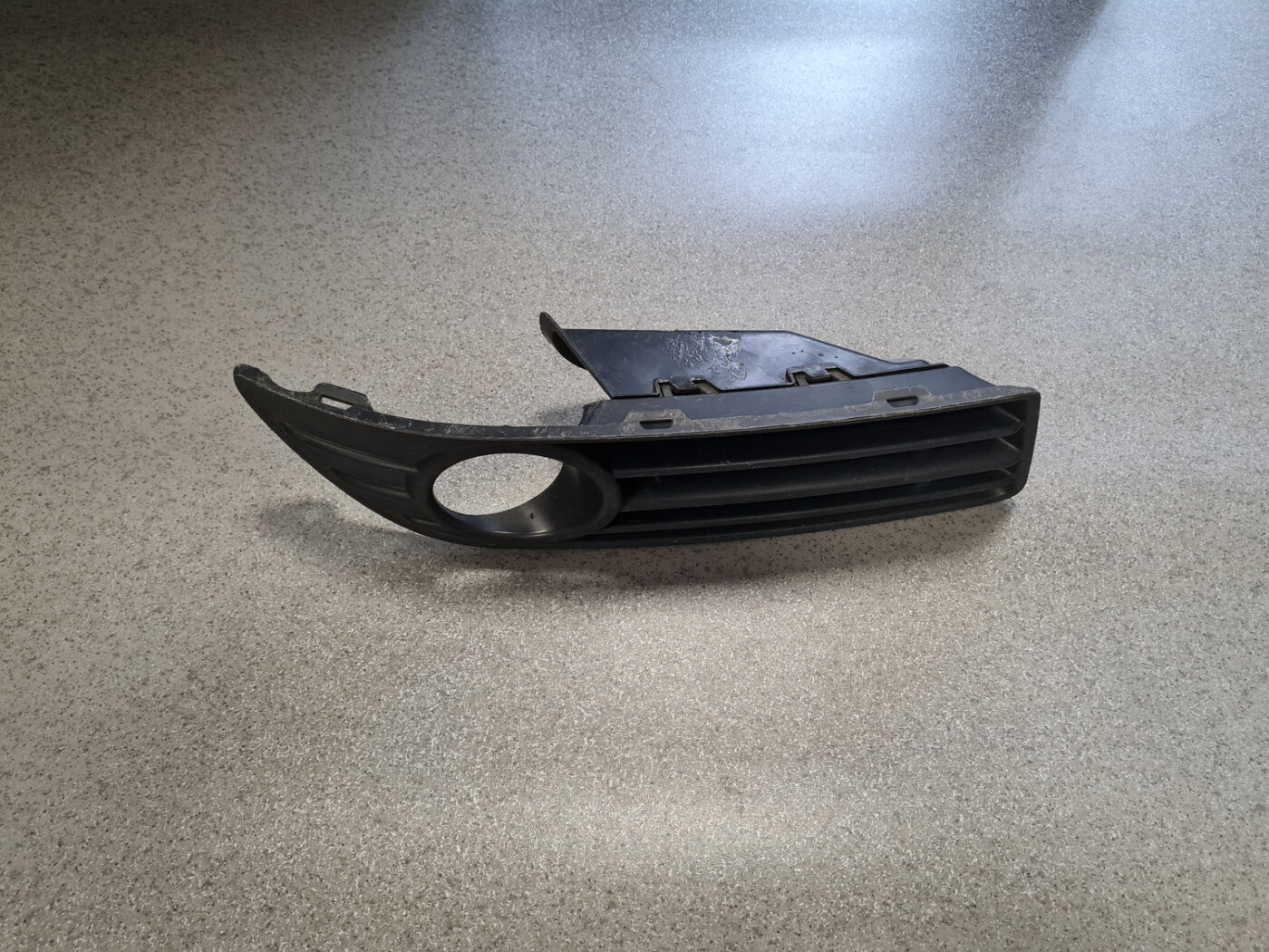 Miglas luktura reste, pa labi priekš VW POLO 2005 1 Miglas luktura reste, pa labi priekš VW POLO 2005