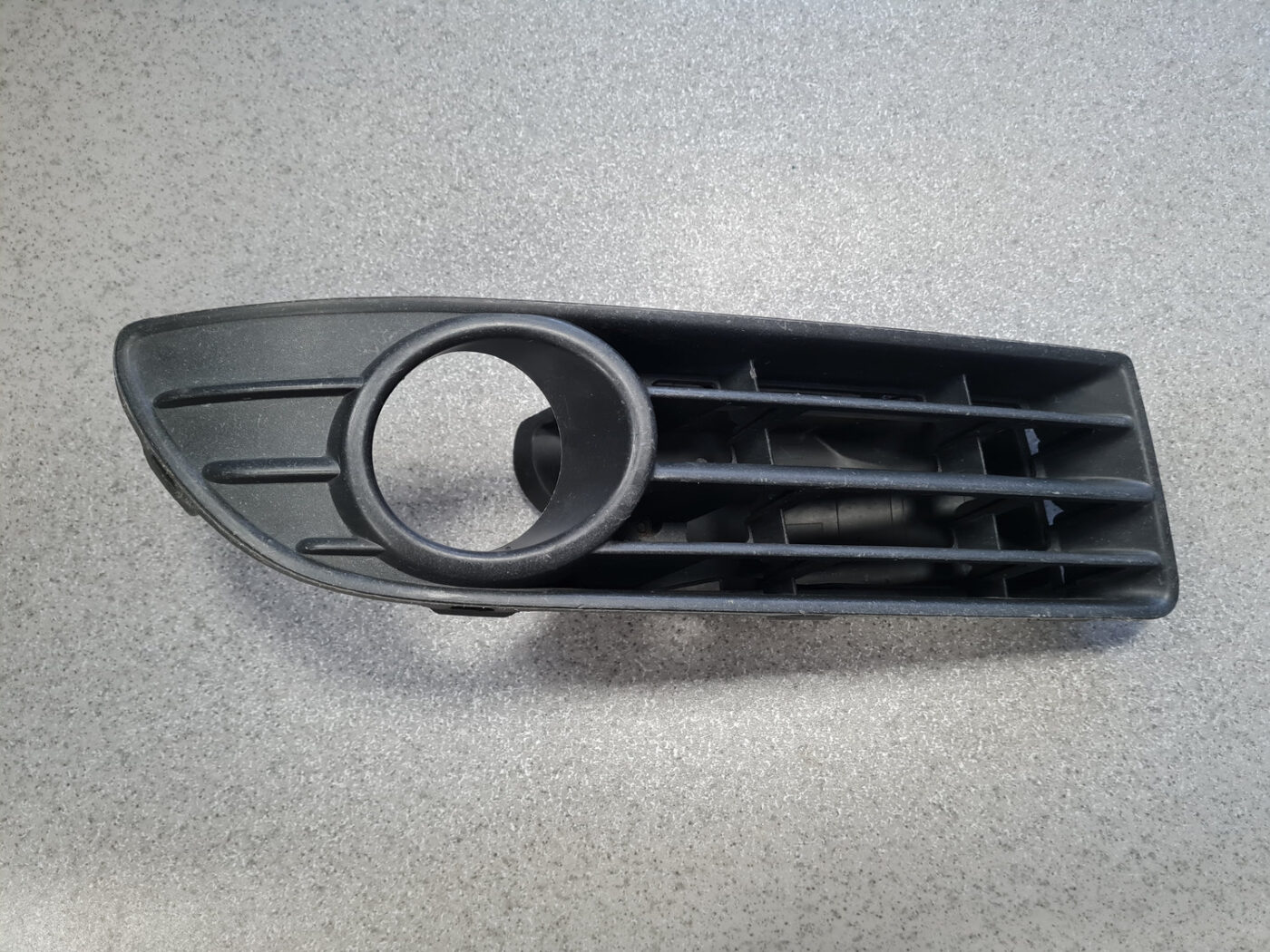 Miglas luktura reste, pa labi priekš VW POLO 2005 13 Miglas luktura reste, pa labi priekš VW POLO 2005