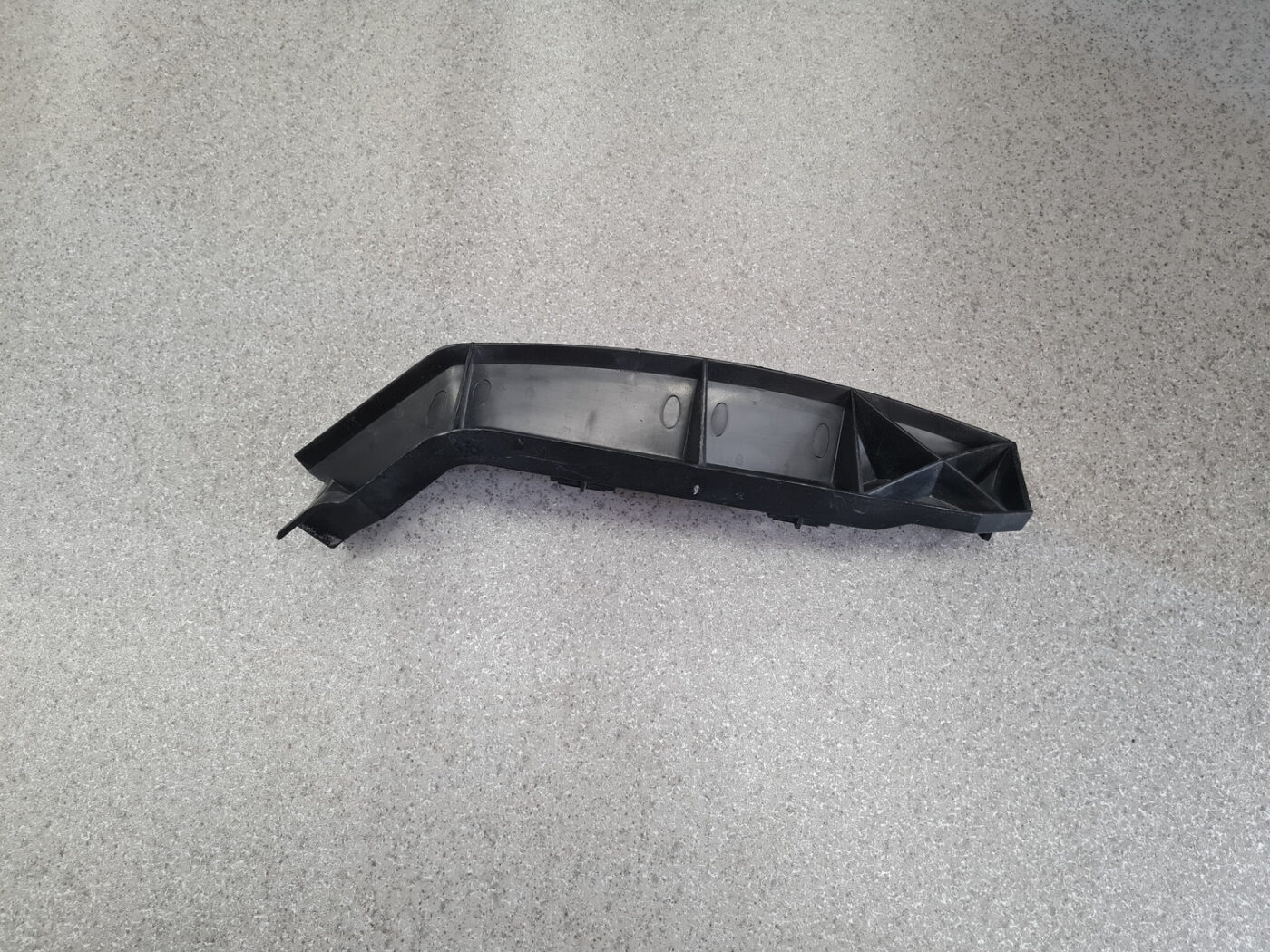 Aizmugurēja bufera kronšteins priekš VOLVO S40 2004 Grey 2 Aizmugurēja bufera kronšteins priekš VOLVO S40 2004 Grey