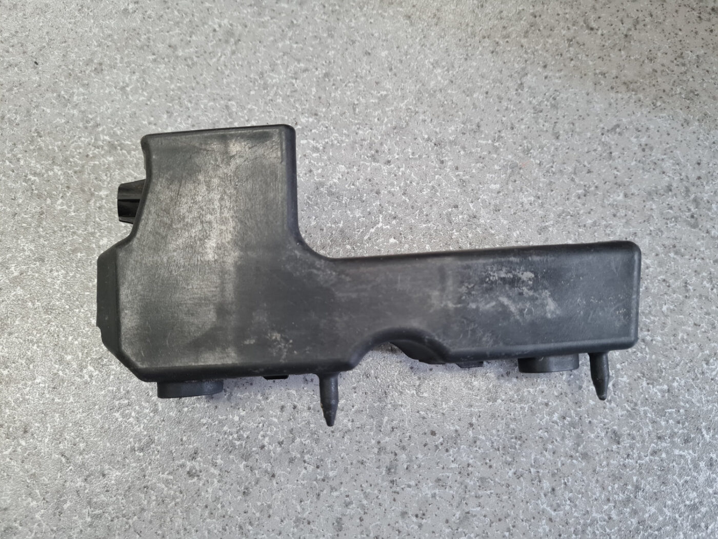 Priekšējā spārna un bufera stiprinājums priekš AUDI A4 2005 2 Priekšējā spārna un bufera stiprinājums priekš AUDI A4 2005