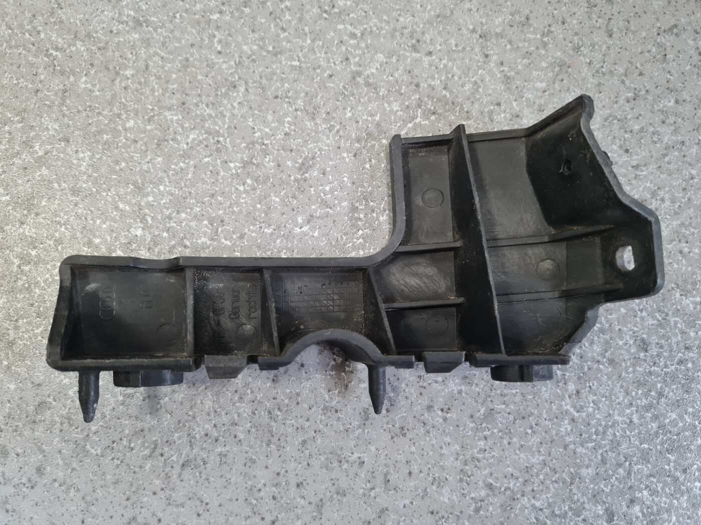 Priekšējā spārna un bufera stiprinājums priekš AUDI A4 2005 4 Priekšējā spārna un bufera stiprinājums priekš AUDI A4 2005