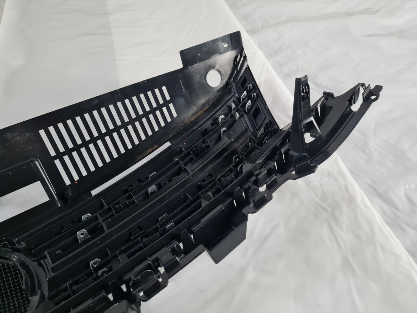 Bufera reste priekš VW Tiguan 2011-2016 8 Bufera reste priekš VW Tiguan 2011-2016