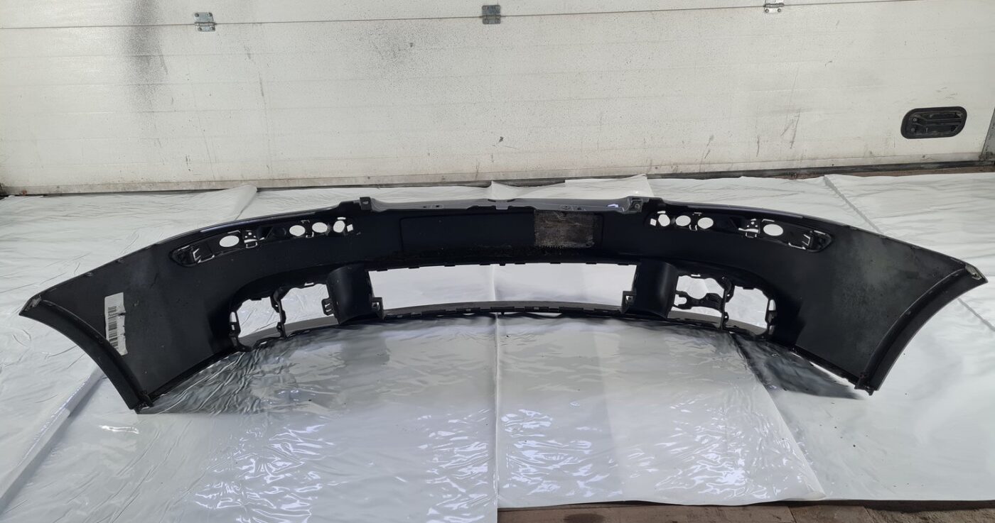 Priekšējais buferis priekš VW GOLF 5 2006 15 Priekšējais buferis priekš VW GOLF 5 2006