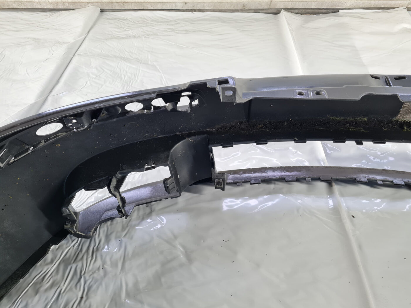 Priekšējais buferis priekš VW GOLF 5 2006 13 Priekšējais buferis priekš VW GOLF 5 2006