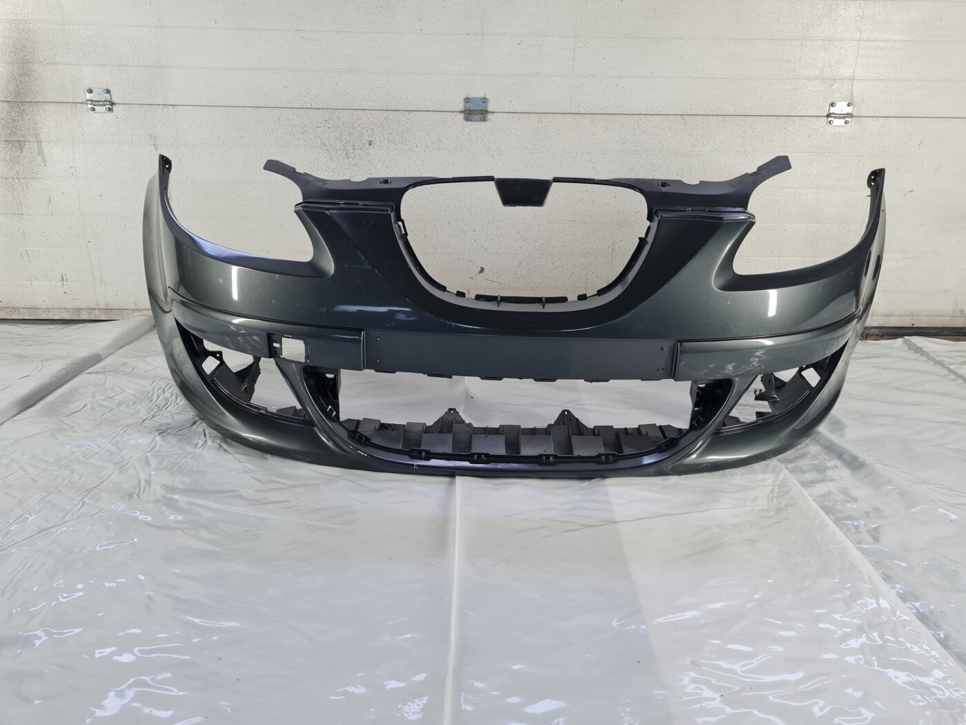 Priekšējais buferis priekš Seat Altea 2004-2015 5P0807231 1 Priekšējais buferis priekš Seat Altea 2004-2015 5P0807231