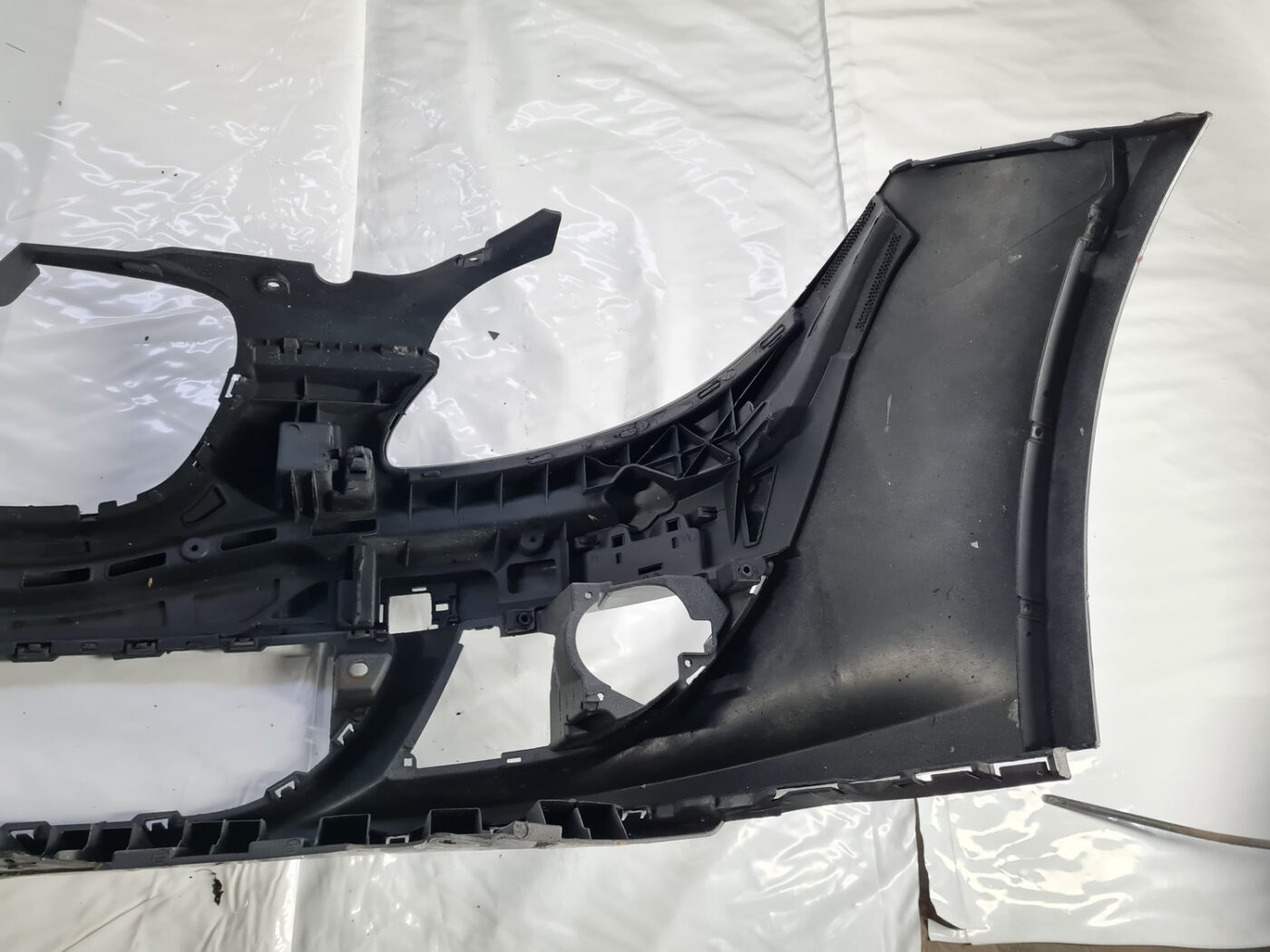 Priekšējais buferis priekš Seat Altea 2004-2015 5P0807231 8 Priekšējais buferis priekš Seat Altea 2004-2015 5P0807231