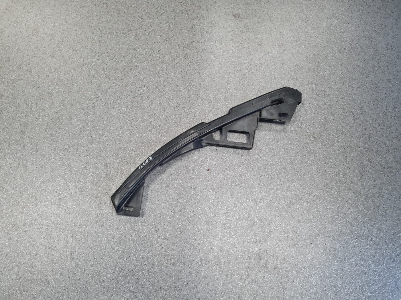 Priekšēja luktura kronšteins priekš VOLVO S40 2007