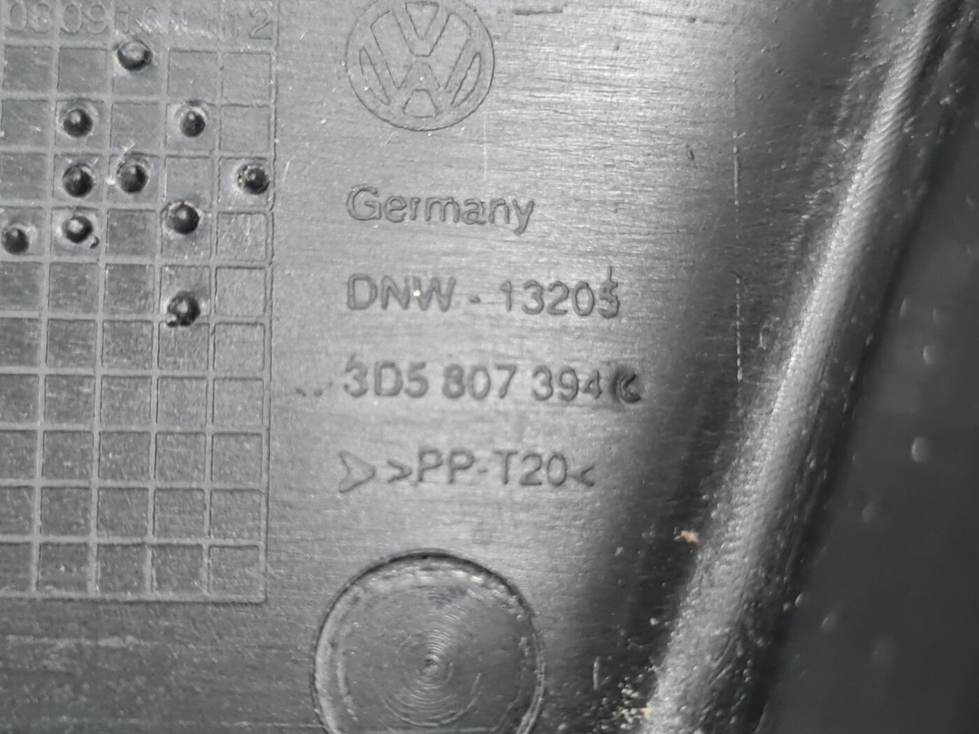 Aizmugurējā spārna un bufera stiprinājums priekš VW PHAETON 2005 3 Aizmugurējā spārna un bufera stiprinājums priekš VW PHAETON 2005