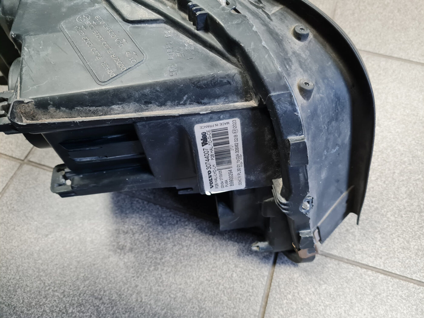 Priekšējais kreisais lukturis priekš VOLVO XC90 2004 8 Priekšējais kreisais lukturis priekš VOLVO XC90 2004