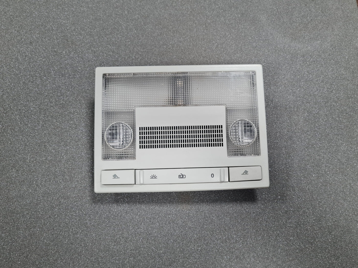 Salona apgaismojuma panelis priekš VW POLO 2008 1 Salona apgaismojuma panelis priekš VW POLO 2008