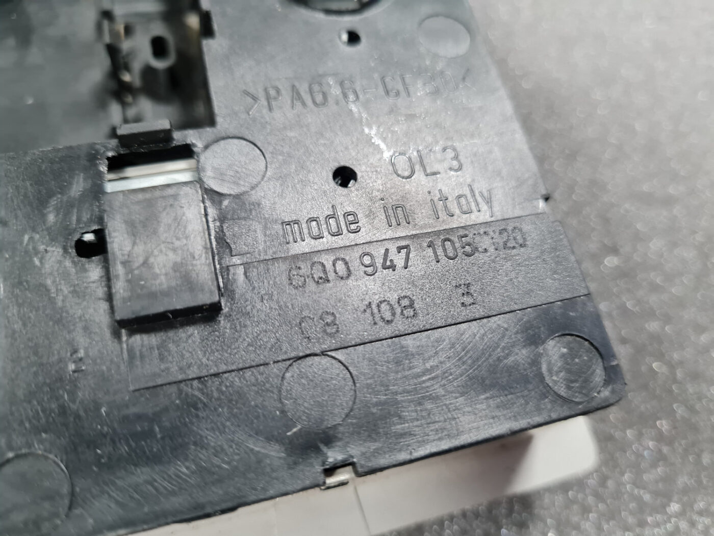 Salona apgaismojuma panelis priekš VW POLO 2008 3 Salona apgaismojuma panelis priekš VW POLO 2008