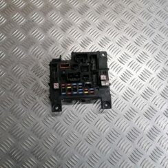 Drošinātāju relejas kaste priekš CITROEN C-CROSSER 2009