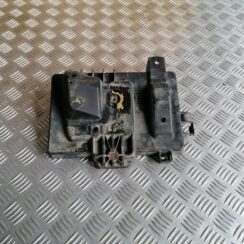 Akumulatora pamatnes kronšteins priekš OPEL ZAFIRA 2002