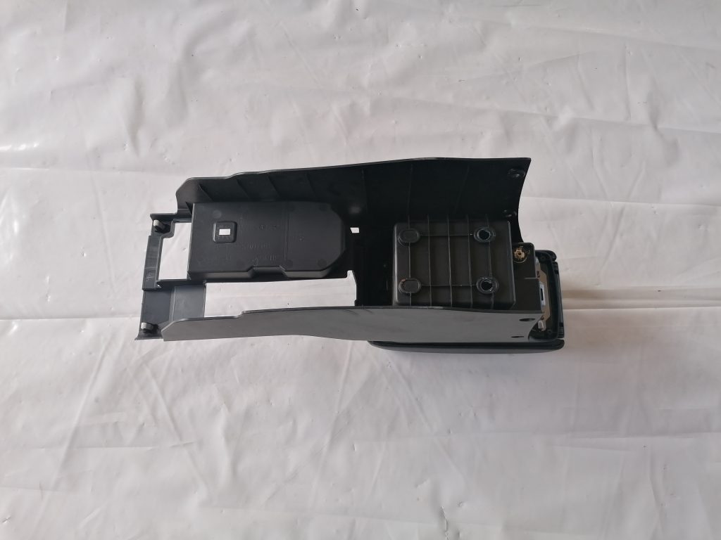 Centrālās konsoles apdares lielākā daļa priekš CITROEN C-CROSSER 2009