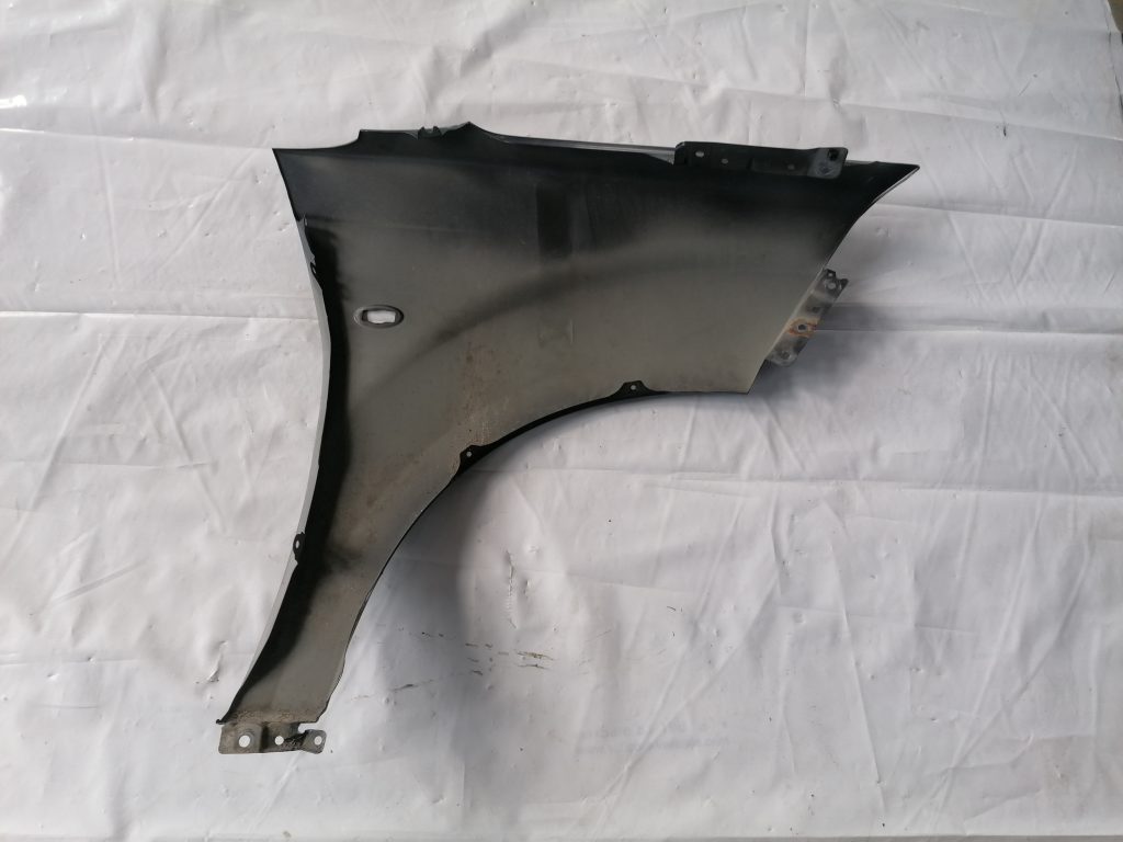 Priekšējais kreisais spārns priekš CITROEN C-CROSSER 2009 2 Priekšējais kreisais spārns priekš CITROEN C-CROSSER 2009