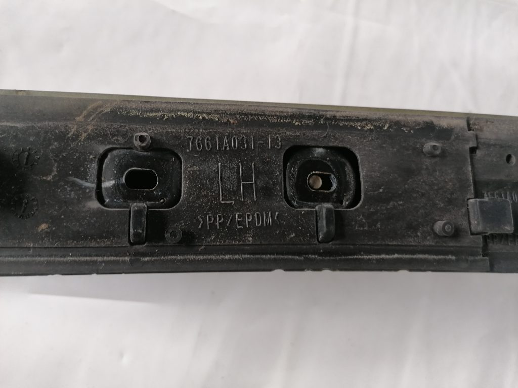 Jumta reliņi priekš CITROEN C-CROSSER 2009 4 Jumta reliņi priekš CITROEN C-CROSSER 2009