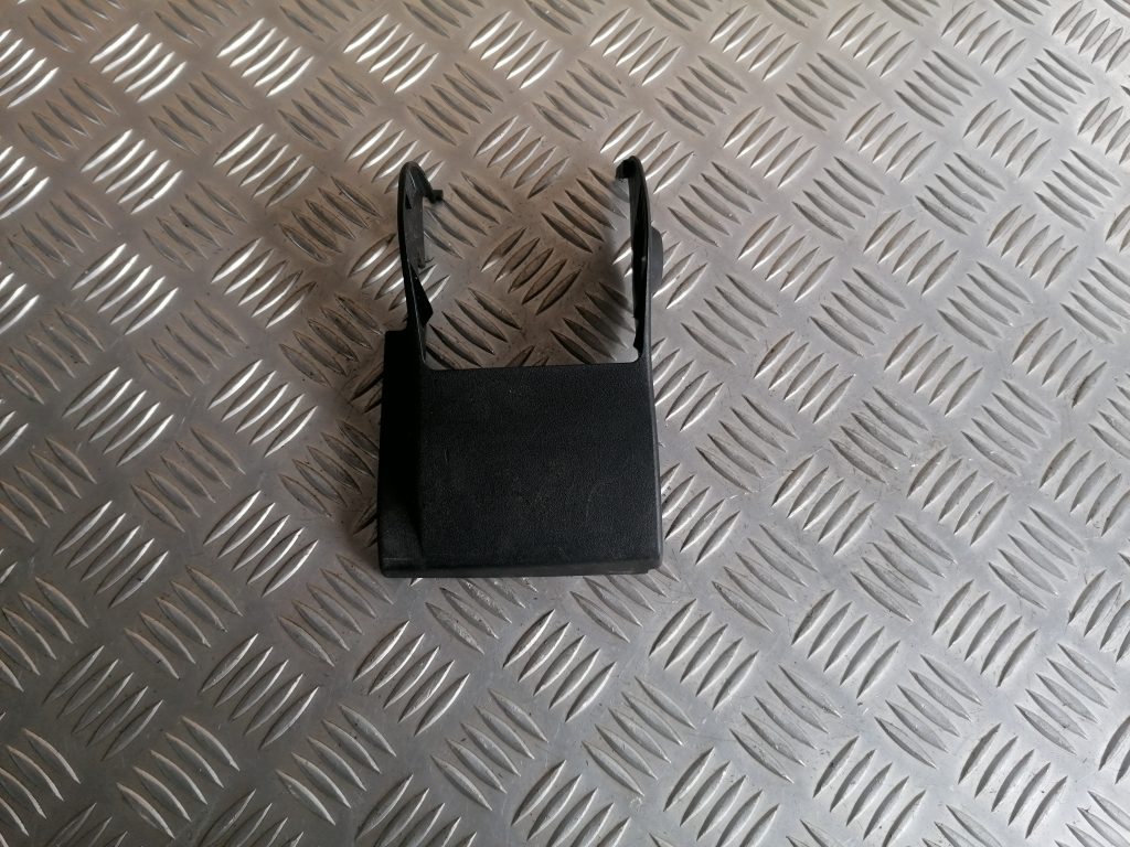 Salona plastmasa priekš CITROEN C-CROSSER 2009