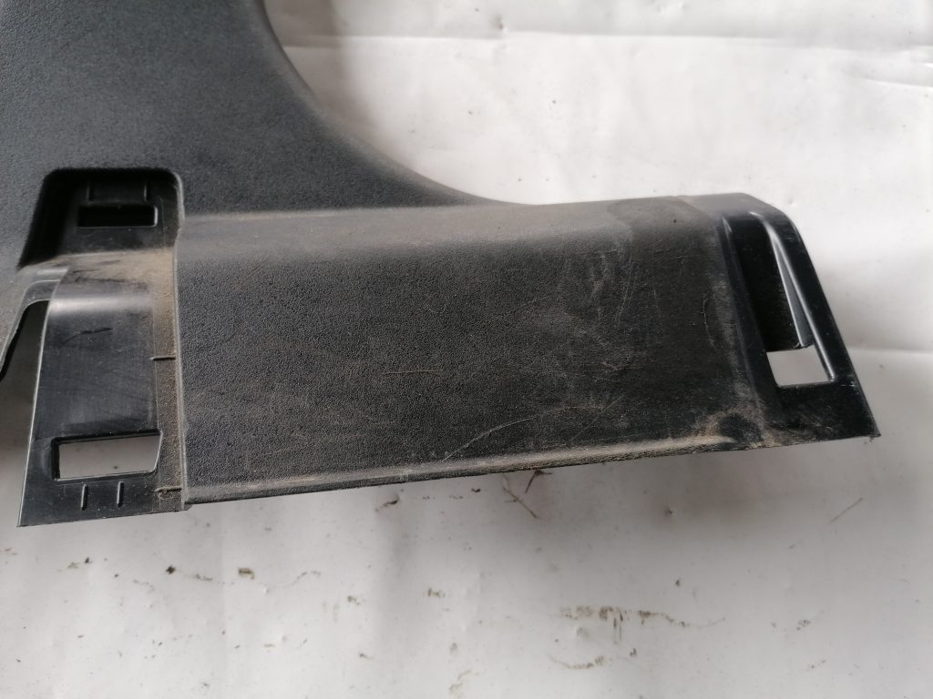 Vidējas salona statnes apdare priekš CITROEN C-CROSSER 2009