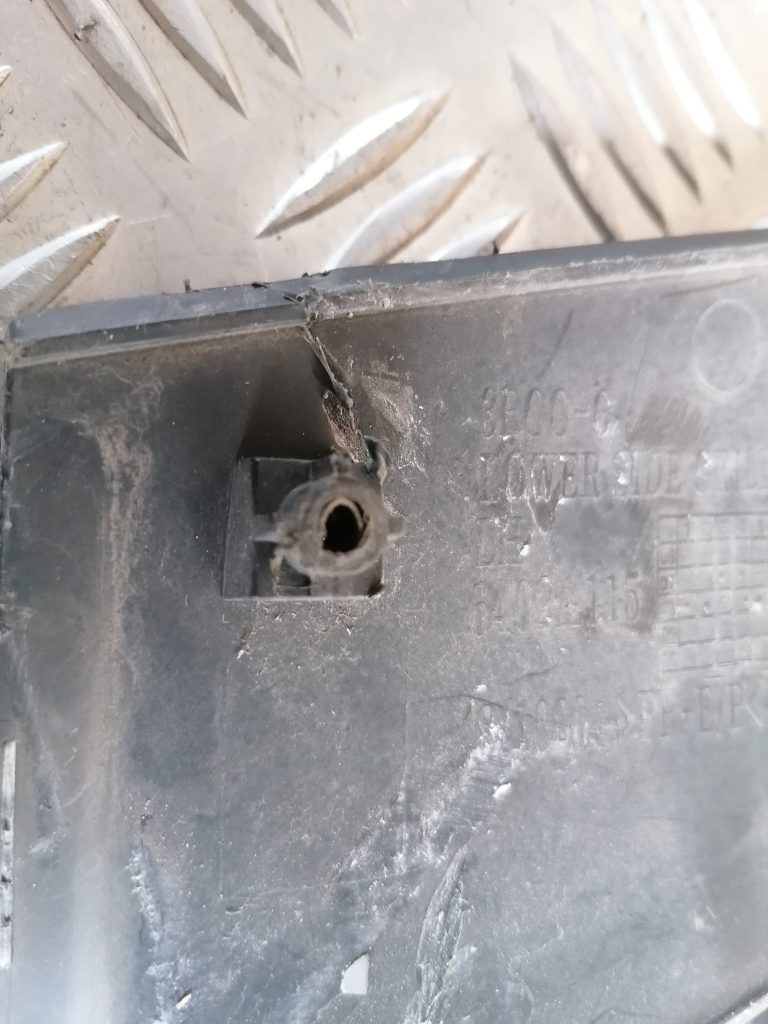 Bufera reste priekš CITROEN C-CROSSER 2009