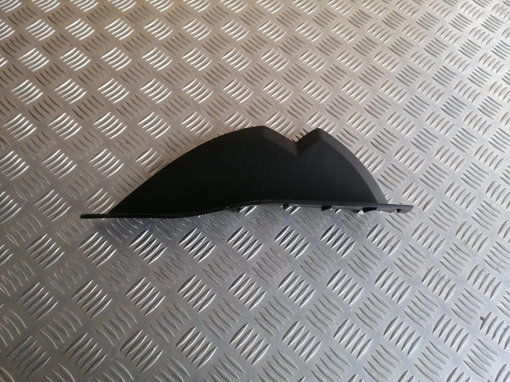 Mērinstrumentu paneļa sānu apdare priekš CITROEN C-CROSSER 2009 1 Mērinstrumentu paneļa sānu apdare priekš CITROEN C-CROSSER 2009