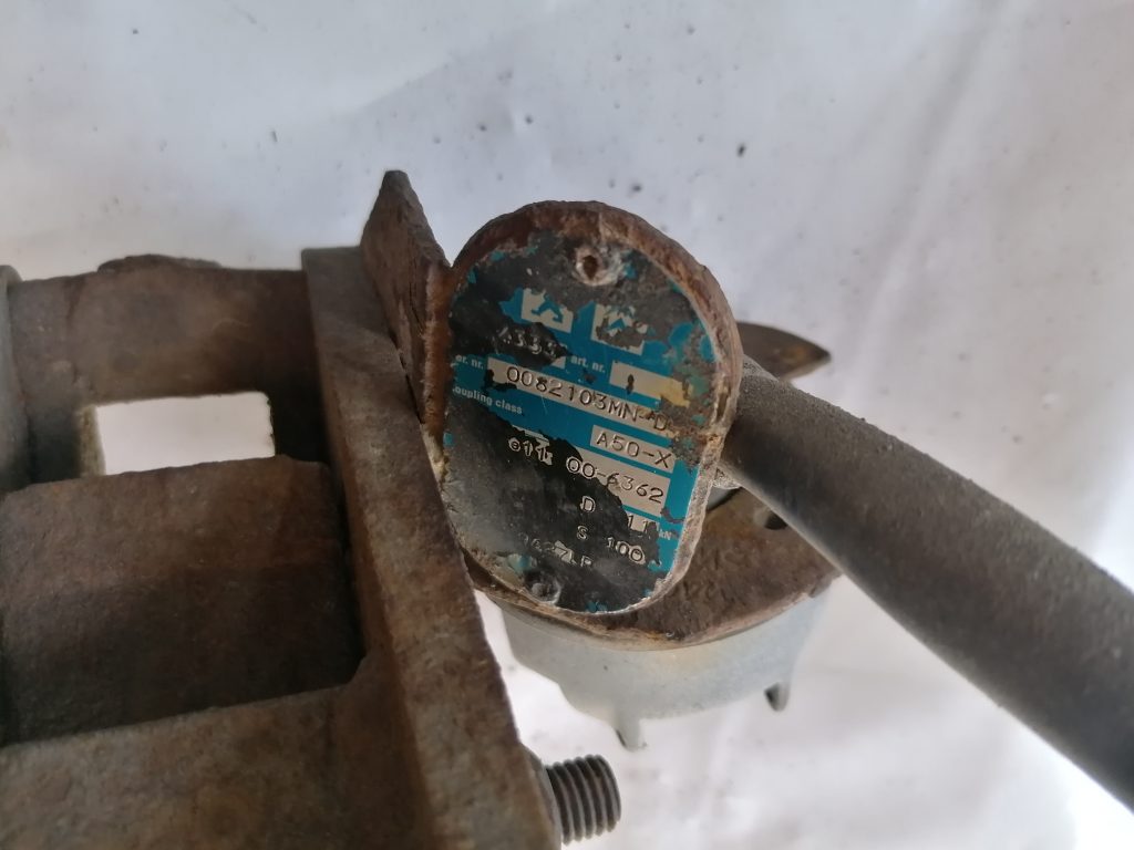 Sakabes ierīce (farkops) priekš CITROEN C-CROSSER 2009 7 Sakabes ierīce (farkops) priekš CITROEN C-CROSSER 2009