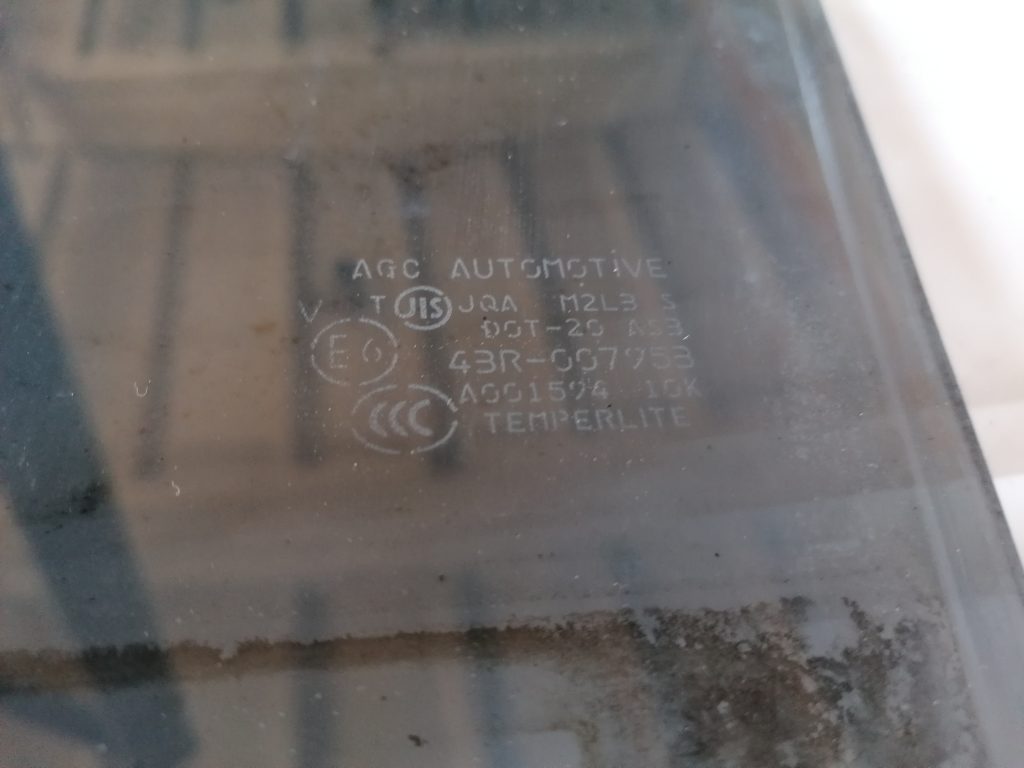 Aizmugurējo kreiso durvju stikls priekš CITROEN C-CROSSER 2009 2 Aizmugurējo kreiso durvju stikls priekš CITROEN C-CROSSER 2009