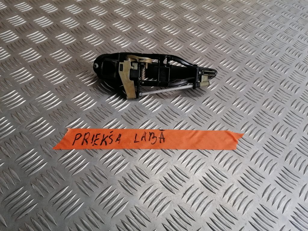 Priekšējāis labais durvju rokturis priekš BMW 320D E46 2004 TOURING