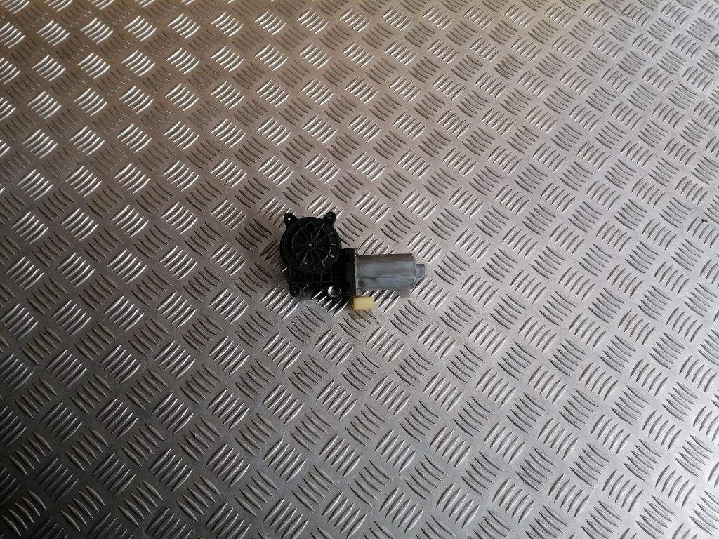 Elektrisko stiklu motors priekš BMW 320D E46 2004 TOURING 2 Elektrisko stiklu motors priekš BMW 320D E46 2004 TOURING