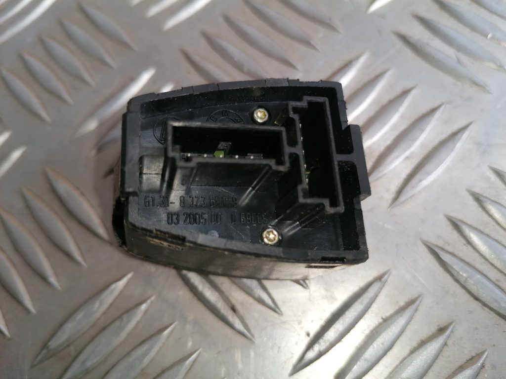 Spoguļa regulēšanas poga priekš BMW 320D E46 2004 TOURING 3 Spoguļa regulēšanas poga priekš BMW 320D E46 2004 TOURING