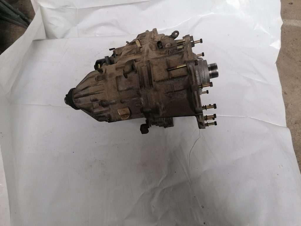 Sadales kārba priekš NISSAN PATHFINDER 2006 2 Sadales kārba priekš NISSAN PATHFINDER 2006