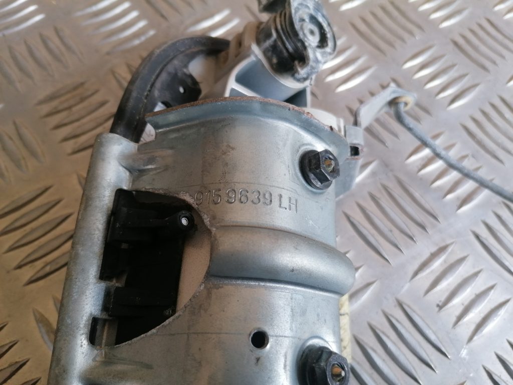 Priekšējāis kreisais durvju rokturis priekš VOLVO XC70 2007 3 Priekšējāis kreisais durvju rokturis priekš VOLVO XC70 2007