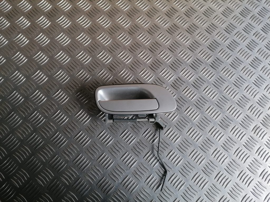 Aizmugurējāis labais durvju rokturis priekš VOLVO XC70 2007 1 Aizmugurējāis labais durvju rokturis priekš VOLVO XC70 2007