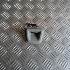 Kravas stiprināšanas eņģe bagāžniekā priekš VOLVO XC70 2007