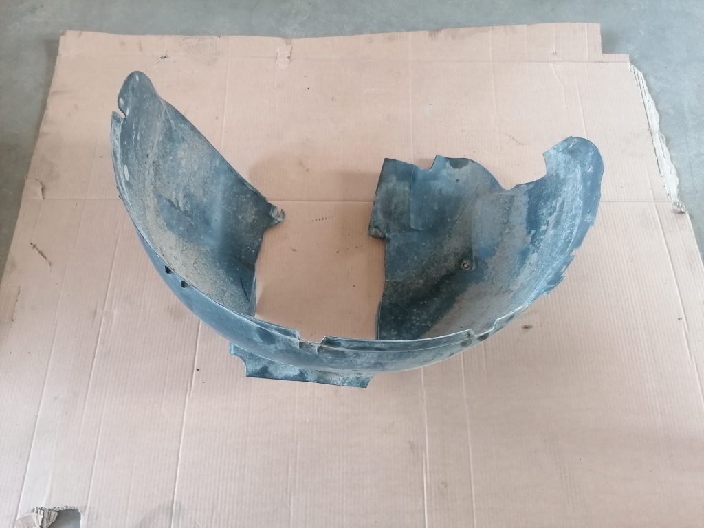 Priekšējais kreisais paspārns priekš VOLVO XC70 2007 2 Priekšējais kreisais paspārns priekš VOLVO XC70 2007