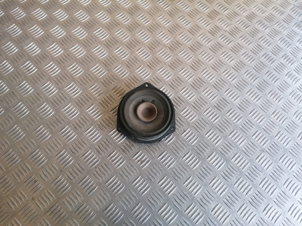 Durvju skaļrunis, apakšā priekš OPEL ASTRA H 2005