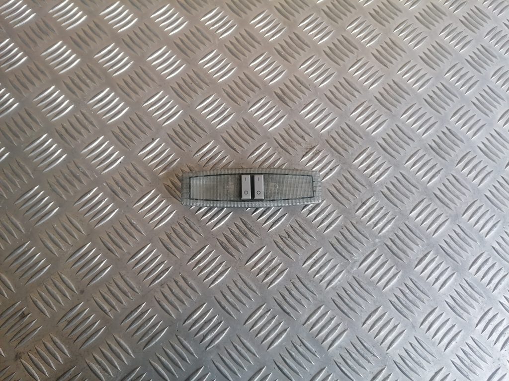 Aizmugurējo sēdvietu apgaismojums priekš OPEL ASTRA H 2005