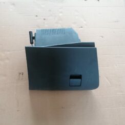 Mantu glabāšanas nodalījums pasažiera pusē priekš OPEL ASTRA H 2005