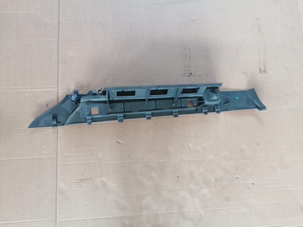 Bagāžnieka žalūziju sliedes priekš OPEL ASTRA H 2005