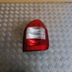Aizmugurējais labais lukturis priekš OPEL ZAFIRA 2004