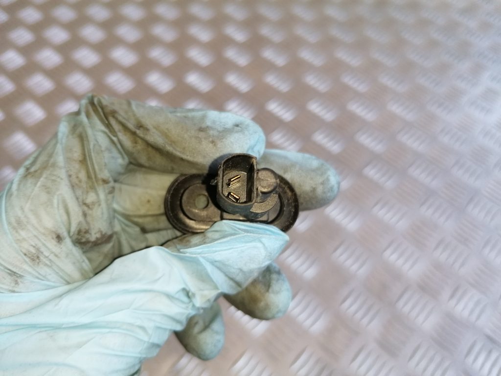 Durvju atvēršanas/aizvēršanas kontakts priekš OPEL ZAFIRA 2004 2 Durvju atvēršanas/aizvēršanas kontakts priekš OPEL ZAFIRA 2004