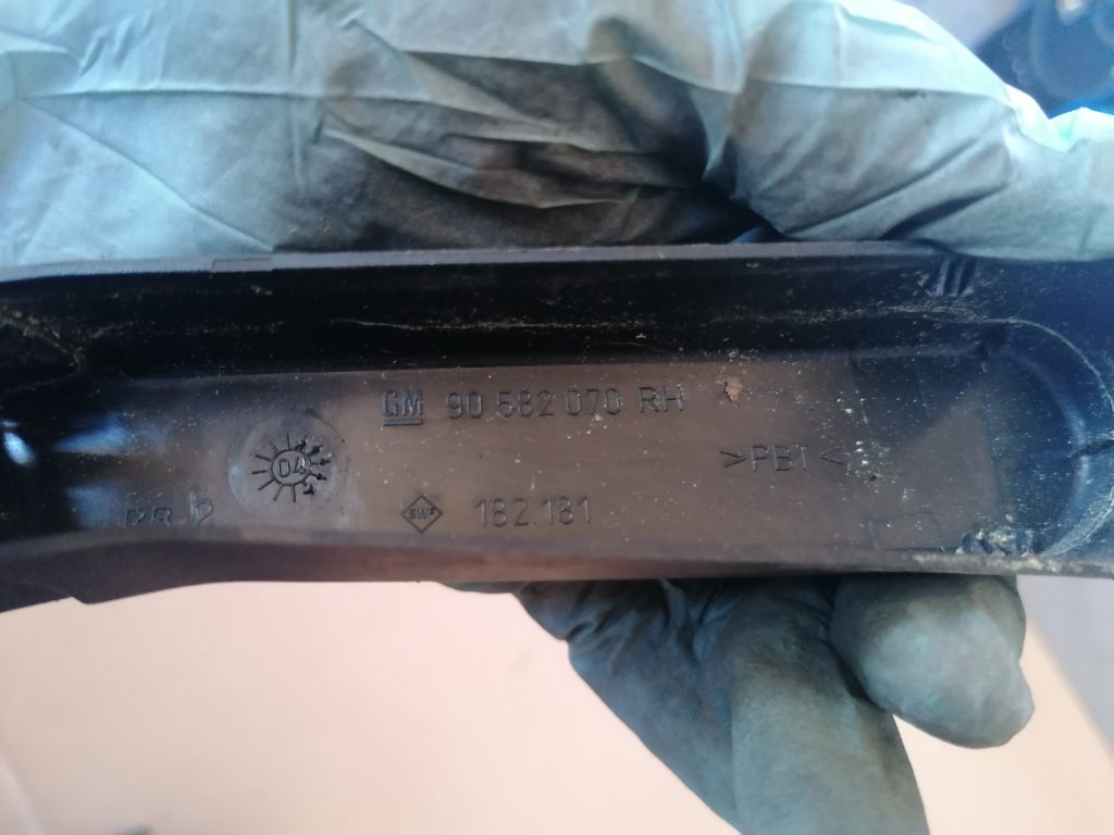 Vējstikla slotiņa priekš OPEL ZAFIRA 2004