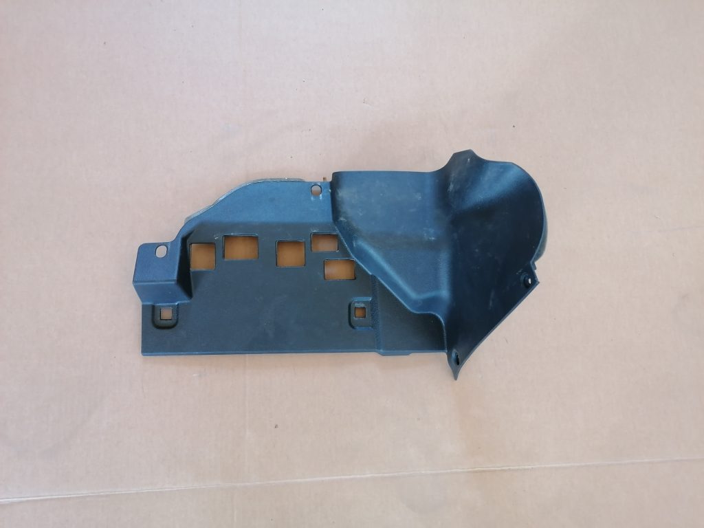 Mērinstrumentu paneļa apakšēja apdare priekš OPEL ZAFIRA 2004 1 Mērinstrumentu paneļa apakšēja apdare priekš OPEL ZAFIRA 2004